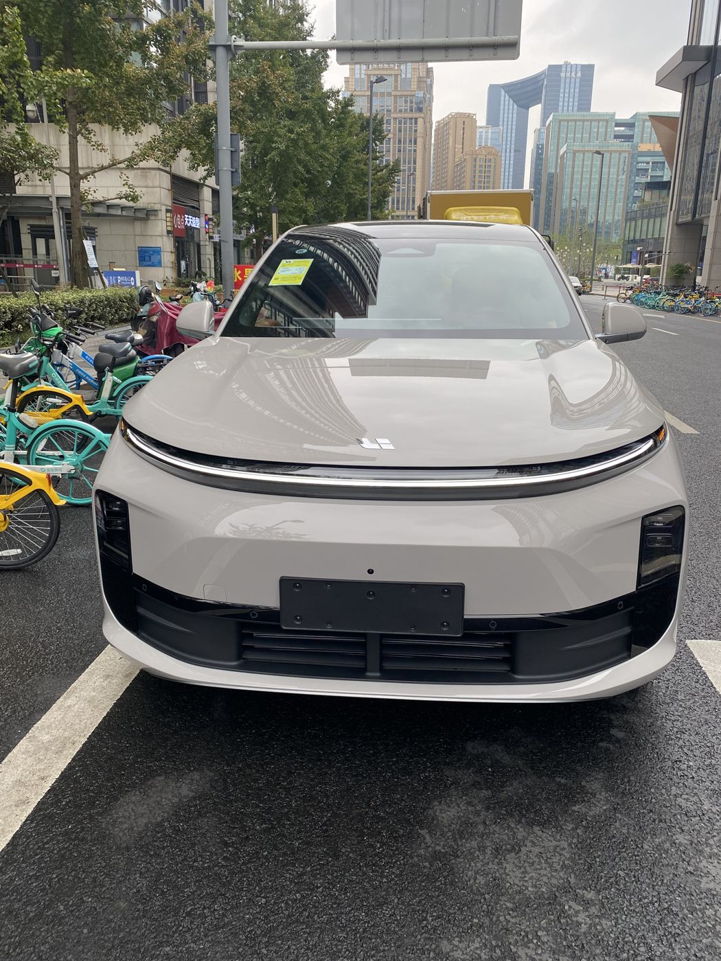 ks凯时 MEGA 高压纯电 MPV
